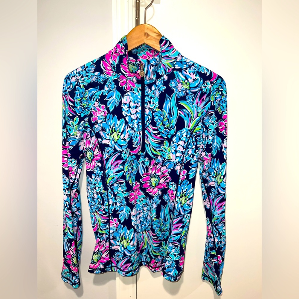 UPF 50+ Luxletic Pullover Size M